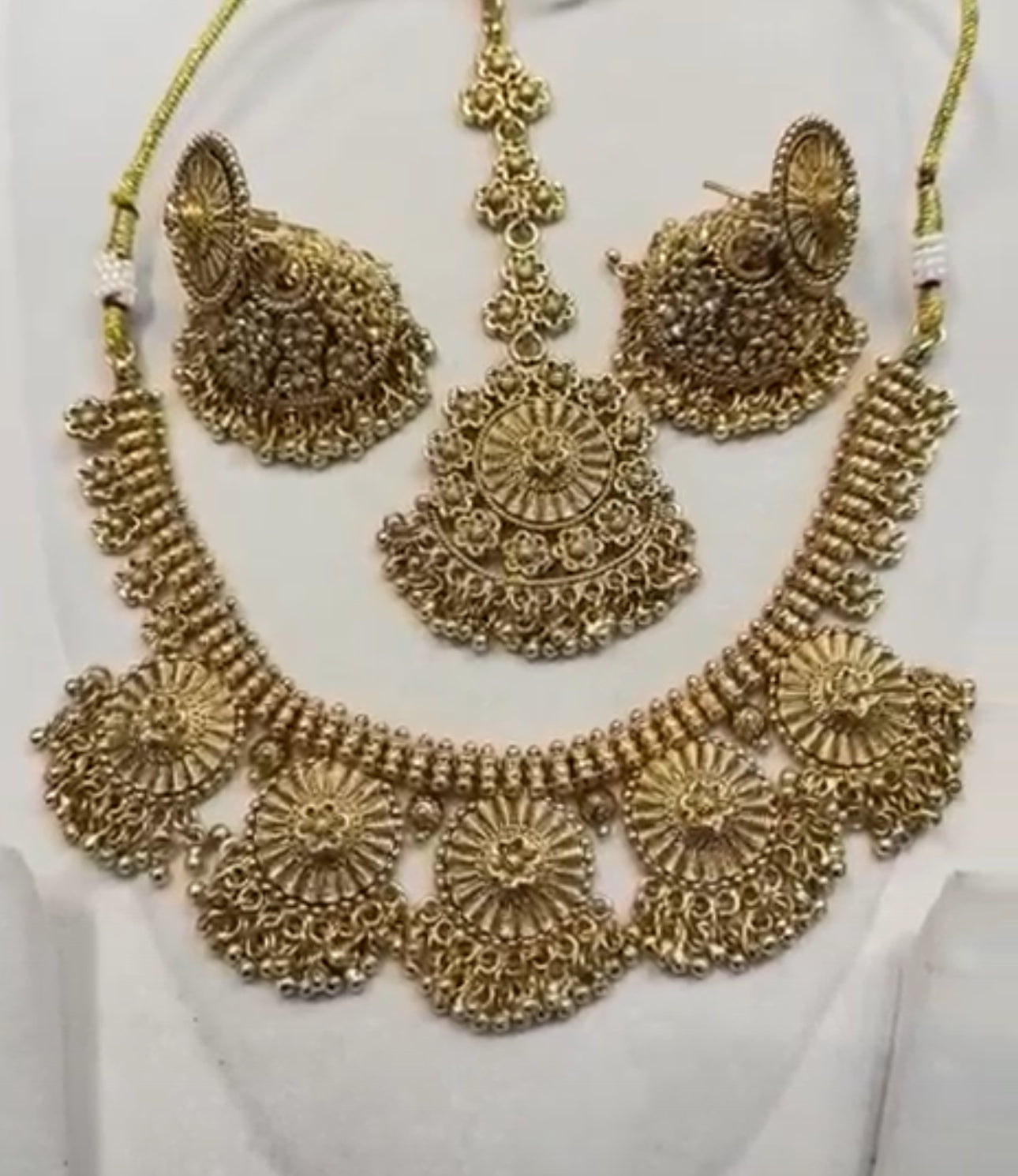 Aura Charm Necklace – Elegant Lucky Jewelry for Women