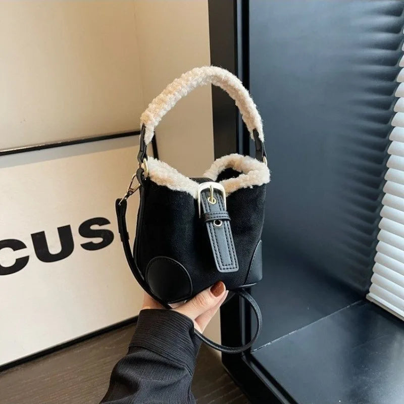 Women's Bags Bucket Shoulder Handbag Autumn Winter Vintage Versatile Lamb Wool Handbag Elegant Fashion Crossbody Bag Wholesale